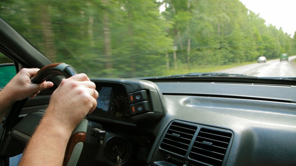 Handy, Navi und Beifahrer: Ablenkung ist Unfallursache Nummer 1