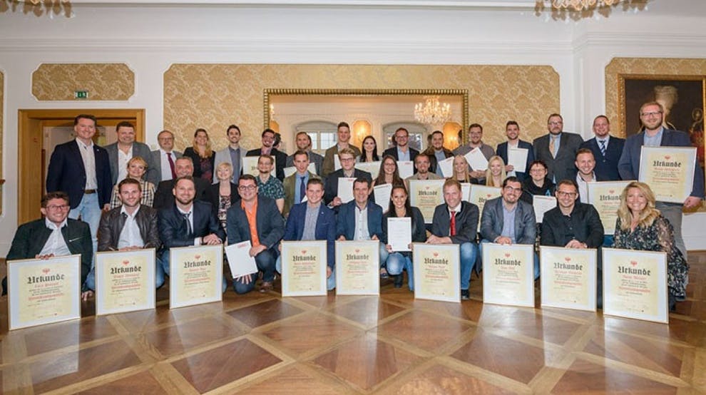 Tiroler Fachgruppe überreichte Makler-Diplome