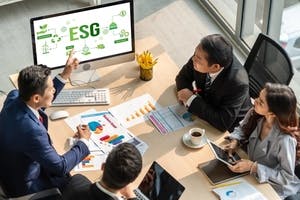 CRIF-Studie: Unternehmen müssen Strategie an ESG-Faktoren und Echtzeitdaten anpassen
