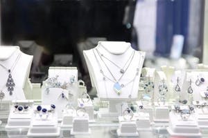 Einbruch: Juwelier klagt Versicherer