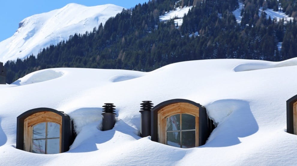 DONAU: Vorsicht bei Schneeräumen von Dach