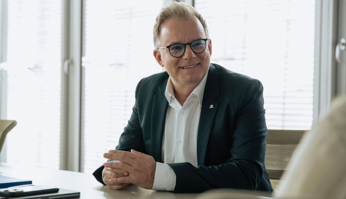 UNIQA-Vorstand-Peter-Humer-Wachstum-durch-Partnerschaft-und-Kundenn-he