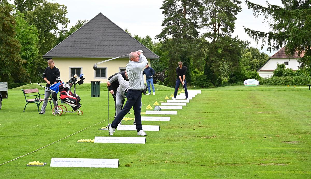 17-AssCompact-Golf-Insurance-Finance-Masters-Fotor-ckblick